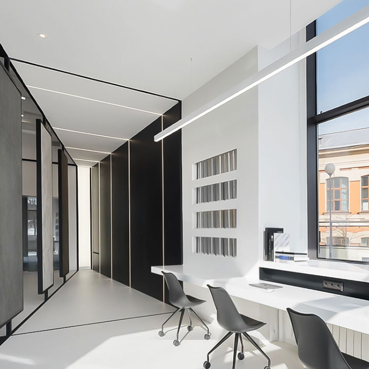 ทำไมโคมไฟโต๊ะทำงานที่ทันสมัยถึงมีคุณสมบัติการชาร์จแบบไร้สาย